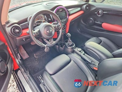 Zdjęcie 8 z 13 samochodu: 2017 MINI COOPER S VIN:WMWXP7C31H2A46381 - miniatura