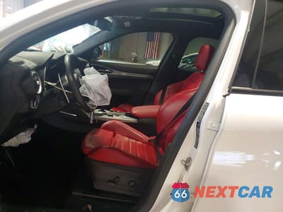 Zdjęcie 7 z 13 samochodu: 2022 ALFA ROMEO STELVIO TI VIN:ZASPAKBN8N7D49512 - miniatura