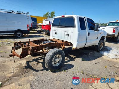 Trzecie zdjęcie samochodu z tyłu: 2000 FORD F250 SUPER DUTY VIN:1FTNX21F0YEB87772 - miniatura