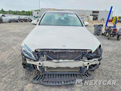 Piąte zdjęcie samochodu w środku: 2017 MERCEDES-BENZ C 300 4MATIC VIN:55SWF4KB6HU196147 - miniatura