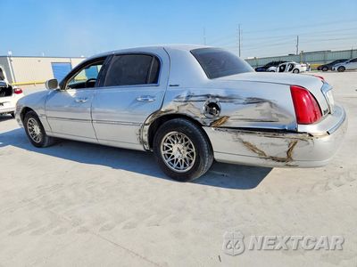 Drugie zdjęcie samochodu z przodu: 1998 LINCOLN TOWN CAR SIGNATURE LIMITED VIN:1LNFM82W9WY722961 - miniatura
