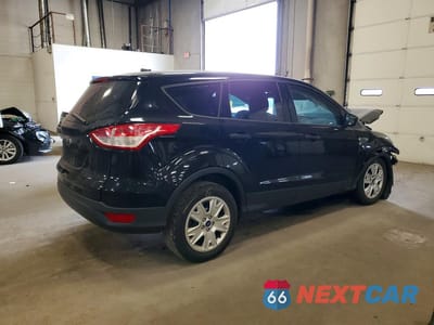 Trzecie zdjęcie samochodu z tyłu: 2016 FORD ESCAPE S VIN:1FMCU0F78GUB07799 - miniatura