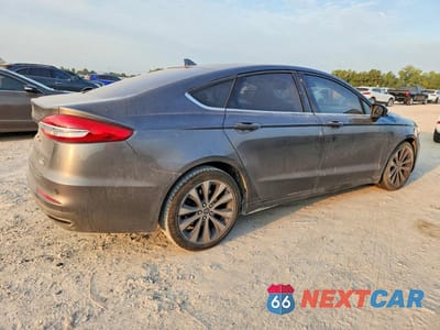 Trzecie zdjęcie samochodu z tyłu: 2020 FORD FUSION SE VIN:3FA6P0T91LR190935 - miniatura