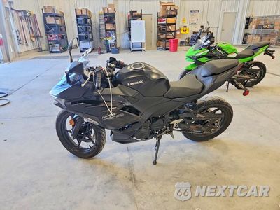 Trzecie zdjęcie samochodu z tyłu: 2026 KAWASAKI EX500 VIN:ML5EXGG14TDA93138 - miniatura