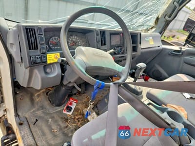Zdjęcie 8 z 12 samochodu: 2016 ISUZU NPR HD BOX TRUCK VIN:54DB4W1B0GS811405 - miniatura