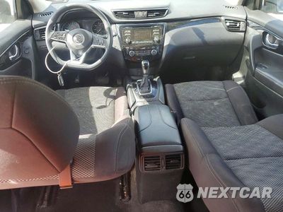 Zdjęcie 8 z 13 samochodu: 2017 NISSAN ROGUE SPORT SV VIN:JN1BJ1CP0HW025321 - miniatura