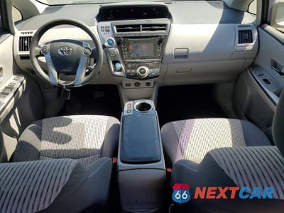 Zdjęcie 8 z 12 samochodu: 2015 TOYOTA PRIUS V TWO VIN:JTDZN3EU4FJ039358 - miniatura