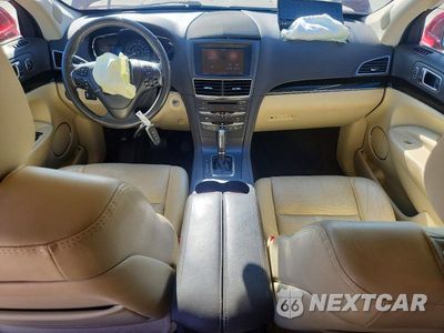 Zdjęcie 8 z 13 samochodu: 2013 LINCOLN MKT VIN:2LMHJ5FK6DBL57225 - miniatura