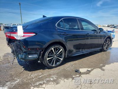 Trzecie zdjęcie samochodu z tyłu: 2020 TOYOTA CAMRY XSE VIN:4T1K61AKXLU922426 - miniatura