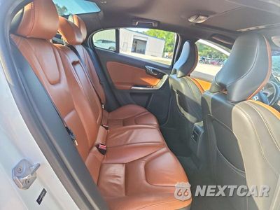 Zdjęcie 10 z 13 samochodu: 2015 VOLVO S60 PLATINUM VIN:YV140MFM7F1343145 - miniatura
