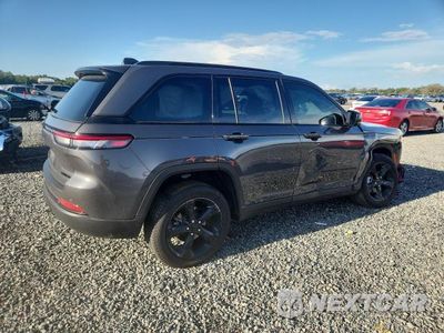 Trzecie zdjęcie samochodu z tyłu: 2025 JEEP GRAND CHEROKEE LIMITED VIN:1C4RJGBGXSC355637 - miniatura