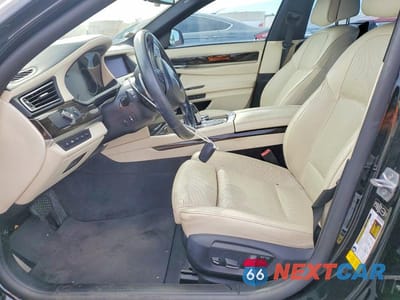 Zdjęcie 7 z 12 samochodu: 2015 BMW 740 I VIN:WBAYA6C51FD827028 - miniatura