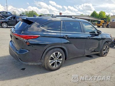 Trzecie zdjęcie samochodu z tyłu: 2023 TOYOTA HIGHLANDER XLE VIN:5TDKDRBH8PS044209 - miniatura