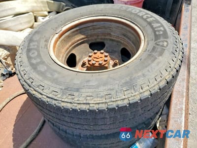 Zdjęcie 12 z 13 samochodu: 2015 CHEVROLET SILVERADO DUMP TRUCK VIN:1GB4KYCG7FF650120 - miniatura