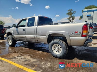 Drugie zdjęcie samochodu z przodu: 2001 CHEVROLET SILVERADO K2500 HEAVY DUTY VIN:1GCHK29101E319388 - miniatura