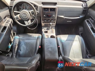 Zdjęcie 8 z 13 samochodu: 2012 JEEP LIBERTY JET VIN:1C4PJMFK3CW100445 - miniatura