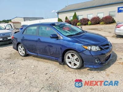 Czwarte zdjęcie samochodu z boku: 2013 TOYOTA COROLLA S VIN:5YFBU4EE9DP171866 - miniatura