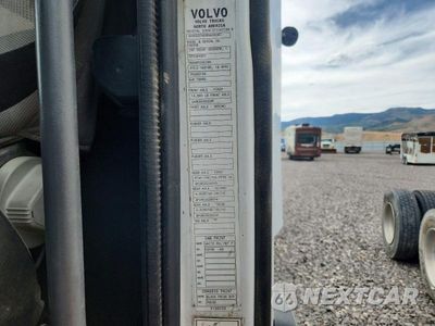 Zdjęcie 13 z 14 samochodu: 2008 VOLVO VNL SEMI TRUCK VIN:4V4NC9TK08N495060 - miniatura