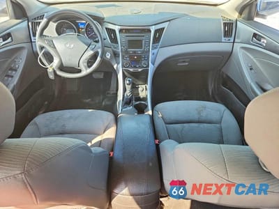 Zdjęcie 8 z 12 samochodu: 2015 HYUNDAI SONATA HYBRID BASE VIN:KMHEC4A43FA119276 - miniatura