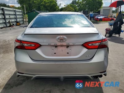 Zdjęcie 6 z 12 samochodu: 2018 TOYOTA CAMRY SE VIN:4T1B11HK6JU117900 - miniatura