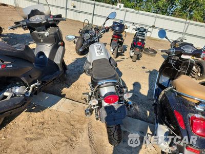 Czwarte zdjęcie samochodu z boku: 2018 MOTO GUZZI V7 III VIN:ZGULDU016JM000092 - miniatura