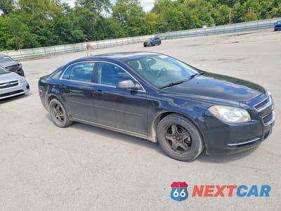 Czwarte zdjęcie samochodu z boku: 2010 CHEVROLET MALIBU 1LT VIN:1G1ZC5EB8AF272292 - miniatura