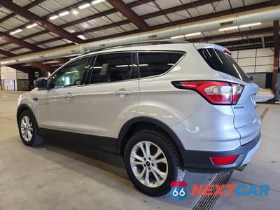 Drugie zdjęcie samochodu z przodu: 2018 FORD ESCAPE SE VIN:1FMCU0GD1JUB61845 - miniatura