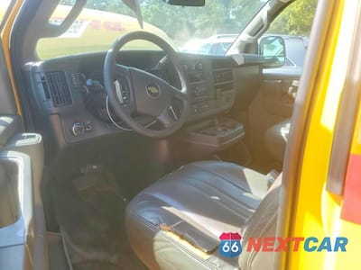 Zdjęcie 8 z 13 samochodu: 2020 CHEVROLET EXPRESS G2500 VIN:1GCWGAFPXL1226884 - miniatura