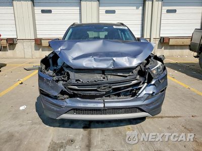 Piąte zdjęcie samochodu w środku: 2018 HYUNDAI TUCSON VALUE VIN:KM8J33A2XJU808617 - miniatura