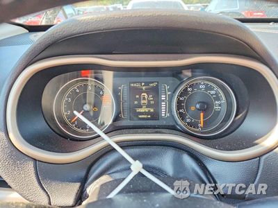 Zdjęcie 9 z 13 samochodu: 2017 JEEP CHEROKEE LATITUDE VIN:1C4PJMCBXHW579586 - miniatura