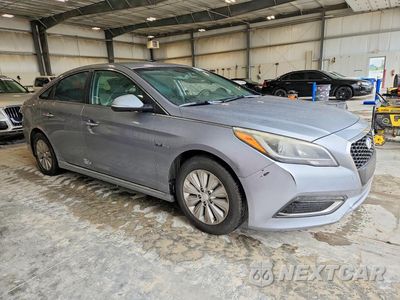 Czwarte zdjęcie samochodu z boku: 2016 HYUNDAI SONATA HYBRID SE VIN:KMHE24L11GA008765 - miniatura