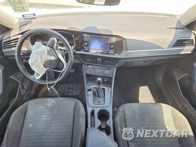 Zdjęcie 8 z 12 samochodu: 2024 VOLKSWAGEN JETTA S VIN:3VW5M7BU0RM085173 - miniatura