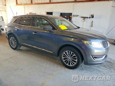 Czwarte zdjęcie samochodu z boku: 2018 LINCOLN MKX SELECT VIN:2LMPJ6KR5JBL26385 - miniatura