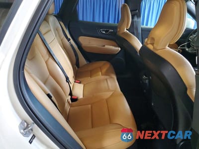 Zdjęcie 11 z 13 samochodu: 2020 VOLVO XC60 T5 MOMENTUM VIN:YV4102RK7L1583232 - miniatura