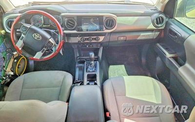 Zdjęcie 8 z 13 samochodu: 2019 TOYOTA TACOMA SR5 V6 VIN:3TMAZ5CN7KM093484 - miniatura