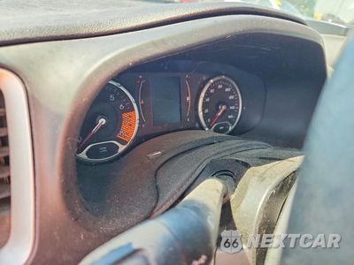 Zdjęcie 9 z 12 samochodu: 2020 JEEP RENEGADE SPORT VIN:ZACNJBAB0LPL64882 - miniatura