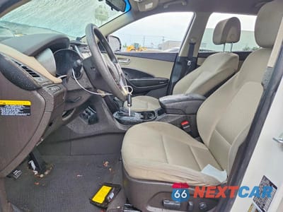 Zdjęcie 7 z 13 samochodu: 2017 HYUNDAI SANTA FE SE VIN:KM8SMDHF4HU171945 - miniatura