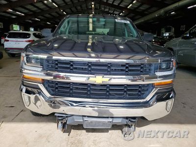 Piąte zdjęcie samochodu w środku: 2017 CHEVROLET SILVERADO K1500 LT VIN:1GCVKREH3HZ399786 - miniatura