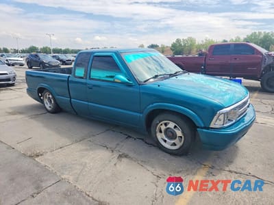 Czwarte zdjęcie samochodu z boku: 1994 CHEVROLET S TRUCK S10 VIN:1GCCS19Z8R8141251 - miniatura