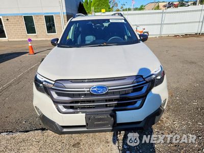 Piąte zdjęcie samochodu w środku: 2025 SUBARU FORESTER PREMIUM VIN:JF2SLDDC4SH574148 - miniatura