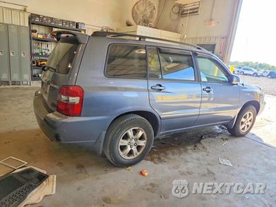 Trzecie zdjęcie samochodu z tyłu: 2004 TOYOTA HIGHLANDER BASE VIN:JTEDP21A140025247 - miniatura