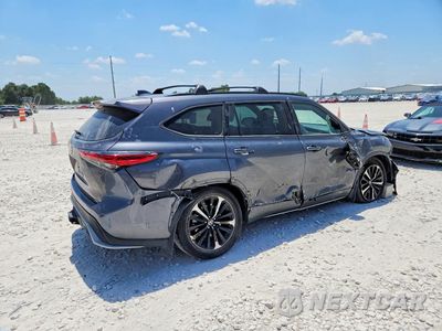 Trzecie zdjęcie samochodu z tyłu: 2021 TOYOTA HIGHLANDER XSE VIN:5TDJZRAH1MS073030 - miniatura