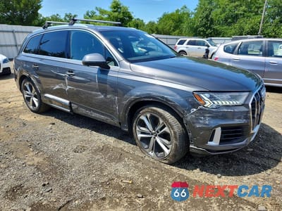 Czwarte zdjęcie samochodu z boku: 2020 AUDI Q7 PRESTIGE VIN:WA1VXAF78LD012884 - miniatura