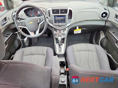 Zdjęcie 8 z 12 samochodu: 2020 CHEVROLET SONIC LT VIN:1G1JD5SB2L4111112 - miniatura