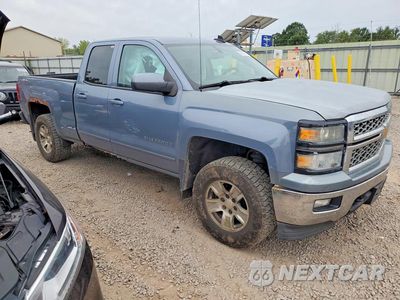 Czwarte zdjęcie samochodu z boku: 2015 CHEVROLET SILVERADO K1500 LT VIN:1GCVKREC0FZ337411 - miniatura