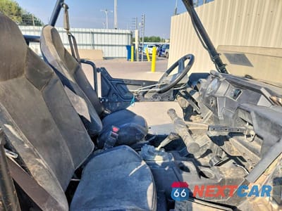 Piąte zdjęcie samochodu w środku: 2015 POLARIS RZR UTILITY VEHICLE VIN:4XAVAA876FB938079 - miniatura