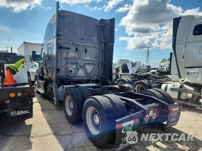 Drugie zdjęcie samochodu z przodu: 2019 FREIGHTLINER CASCADIA 126 SEMI TRUCK VIN:3AKJHHDR9KSKF4952 - miniatura
