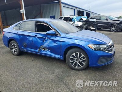 Czwarte zdjęcie samochodu z boku: 2024 VOLKSWAGEN JETTA S VIN:3VW5M7BU7RM088779 - miniatura