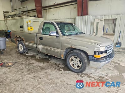Czwarte zdjęcie samochodu z boku: 2000 CHEVROLET SILVERADO C1500 VIN:1GCEC14T1YE334737 - miniatura
