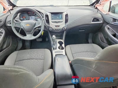 Zdjęcie 8 z 12 samochodu: 2017 CHEVROLET CRUZE LS VIN:1G1BC5SM4H7118416 - miniatura